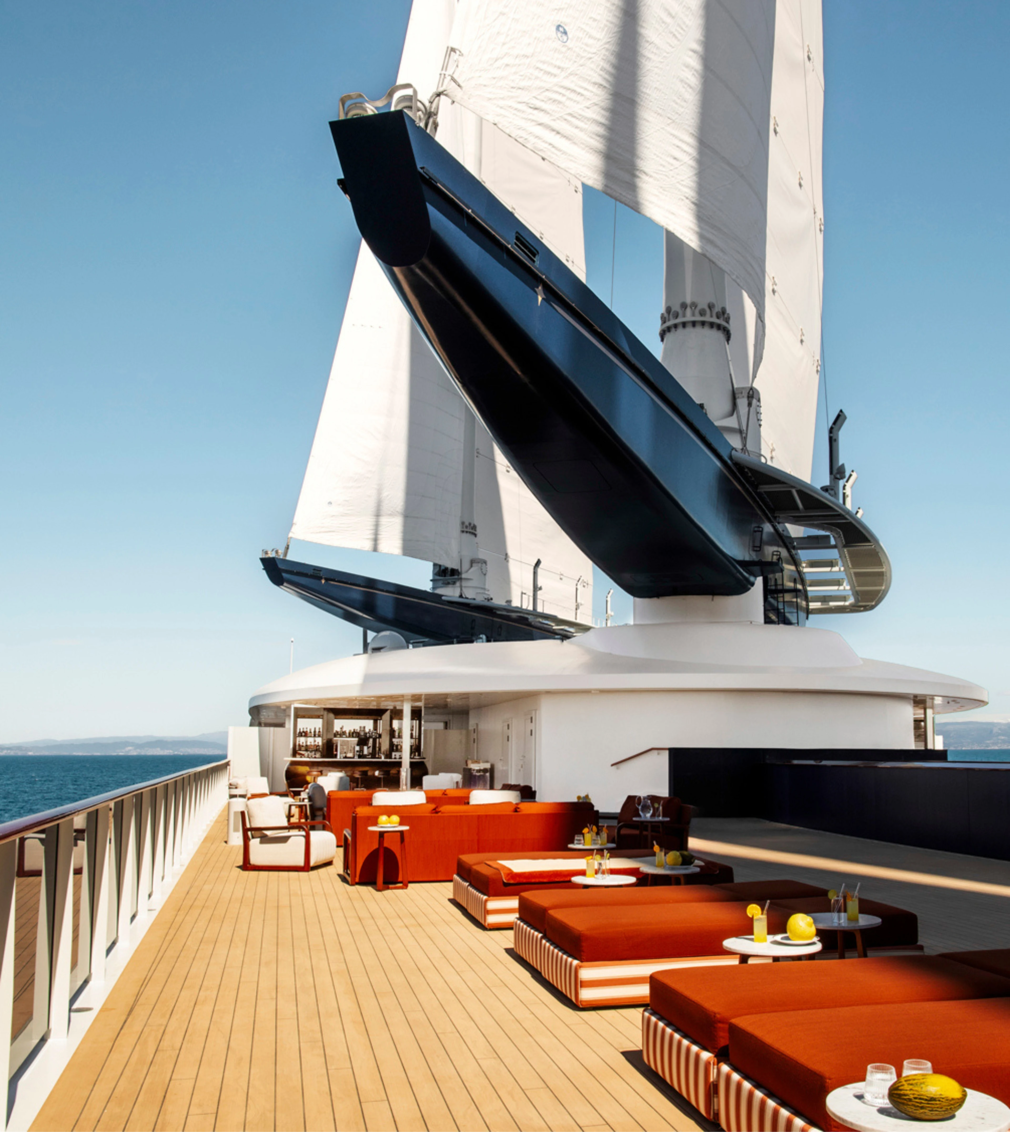 Exclusive yacht flybridge