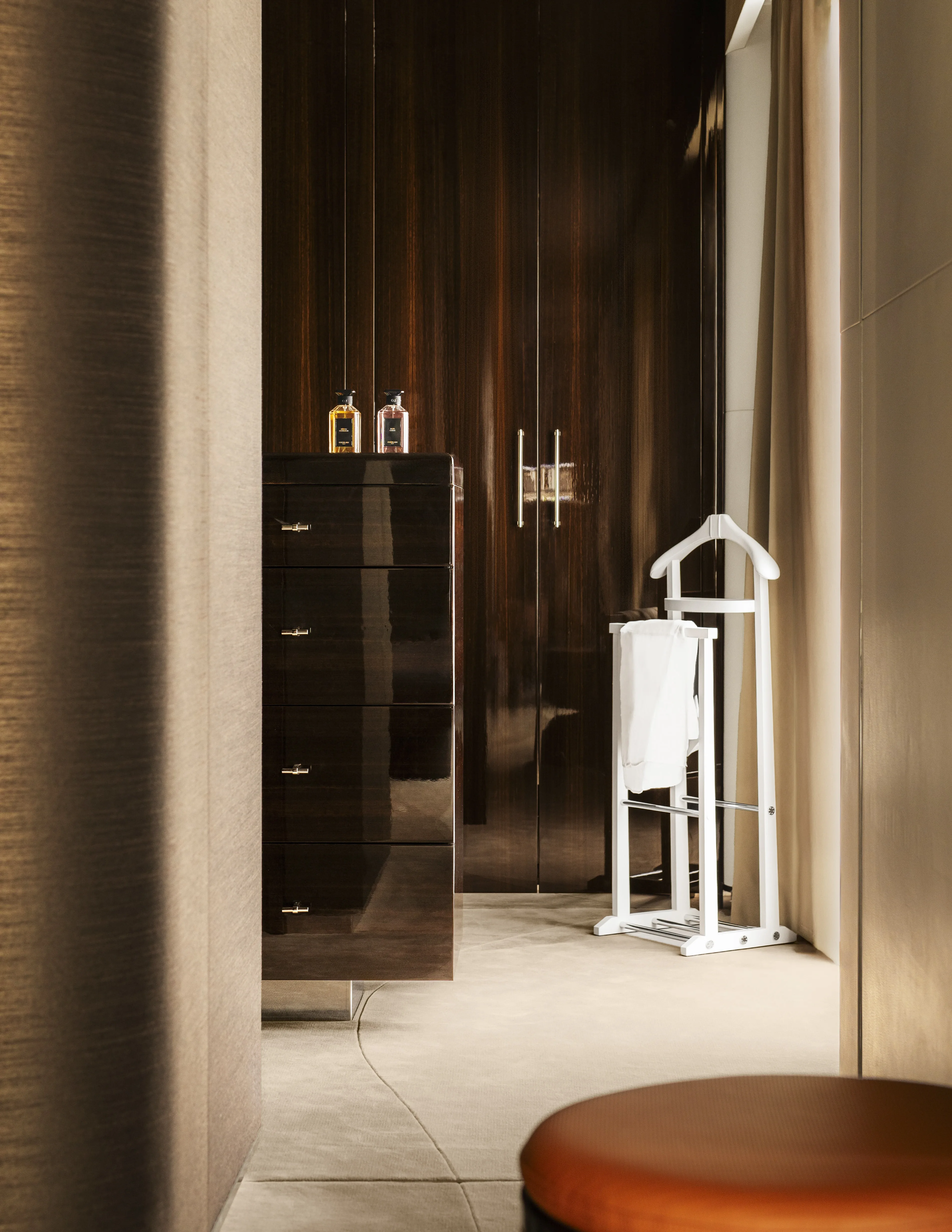 Luxury suite with dressing room