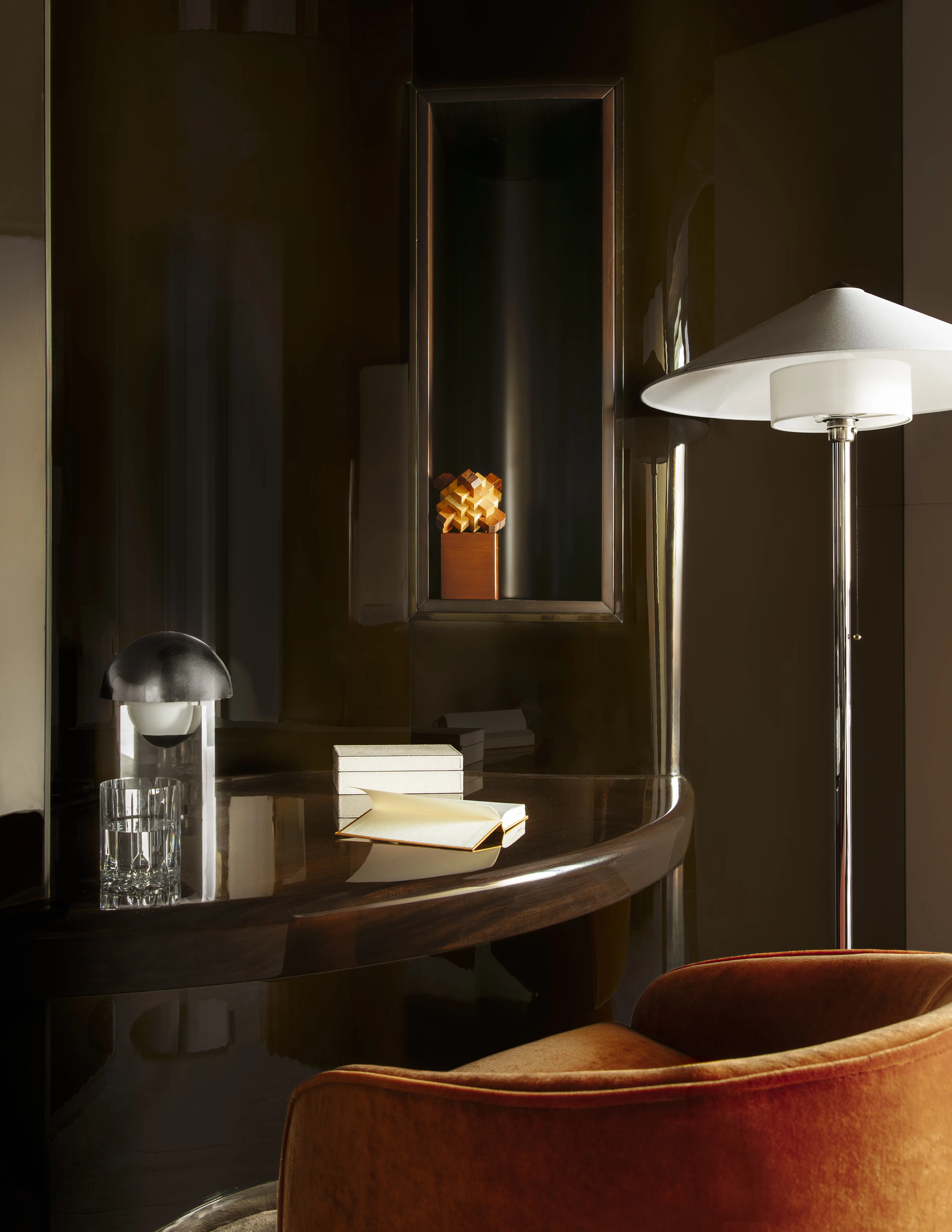 Luxury suite with desk 