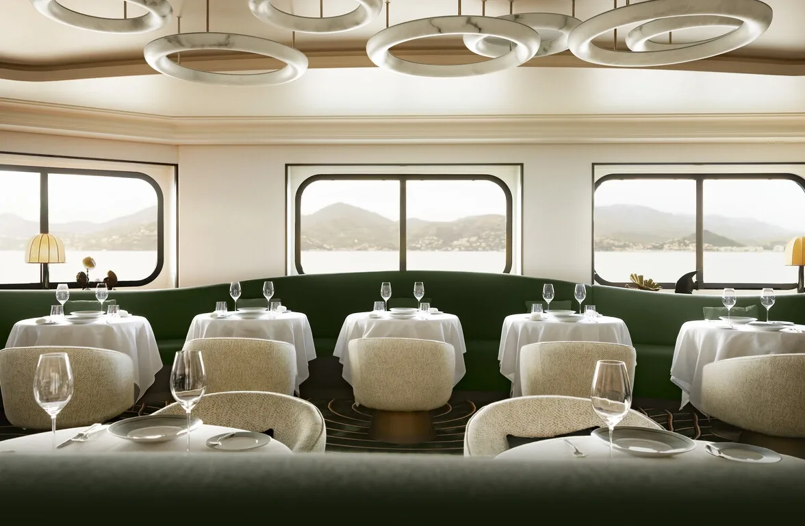 Luxury restaurant with sea view