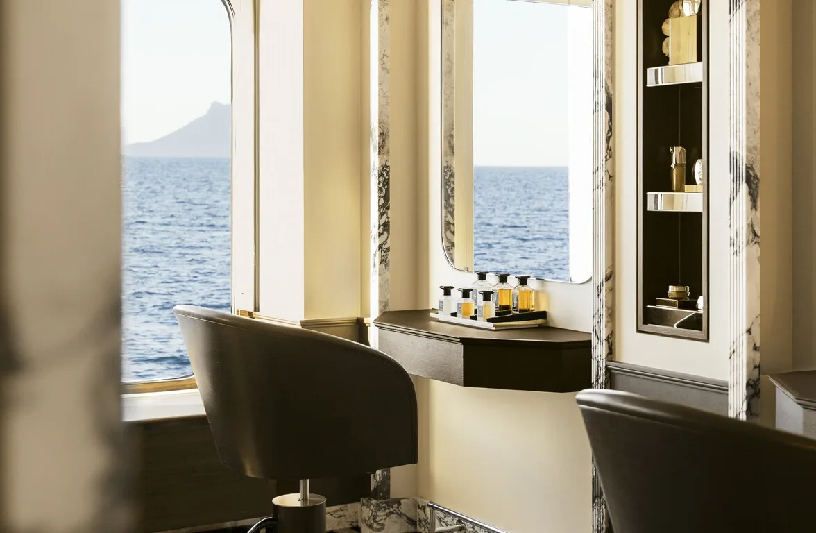 Beauty salon aboard Orient Express Corinthian