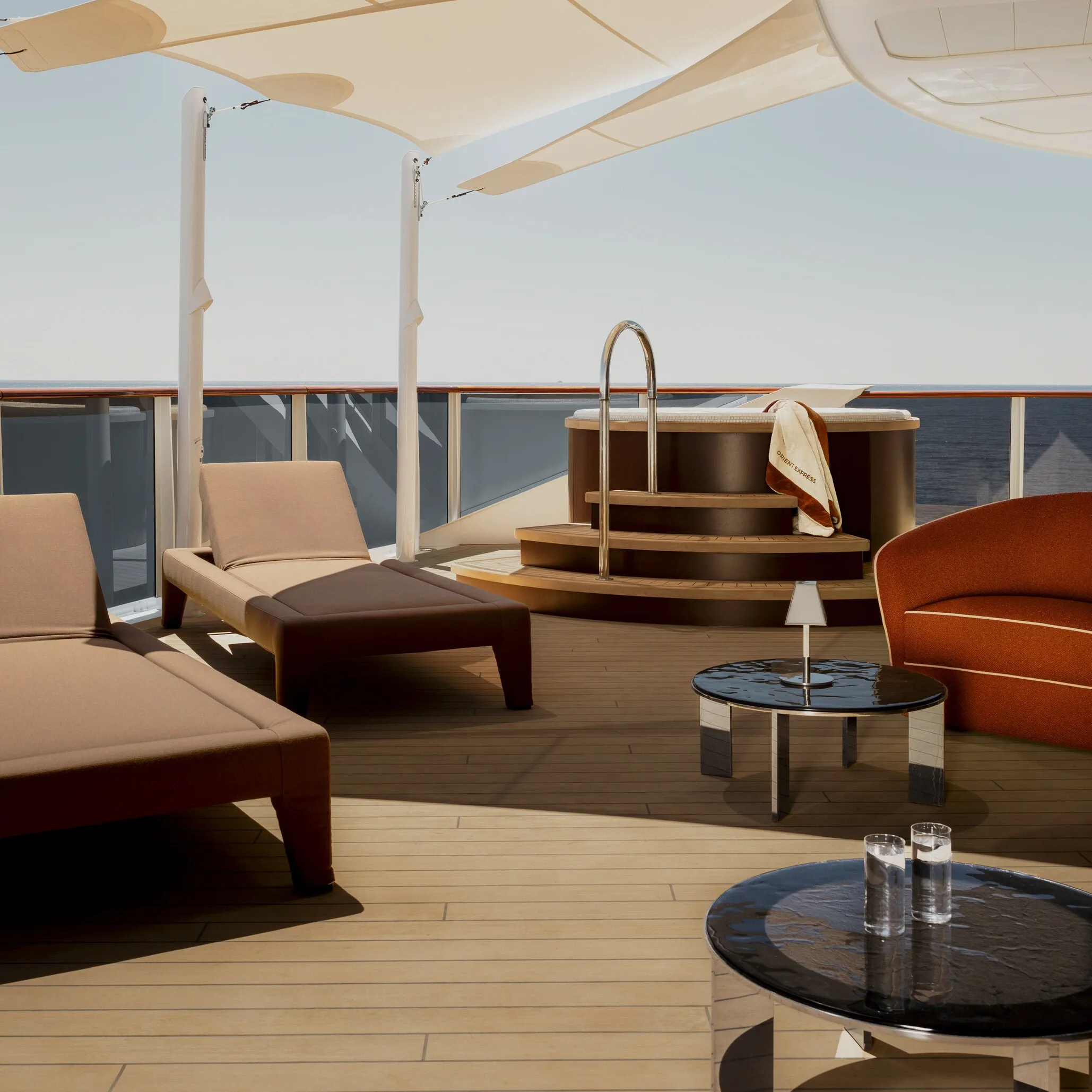 Terrace with jacuzzi and sea view