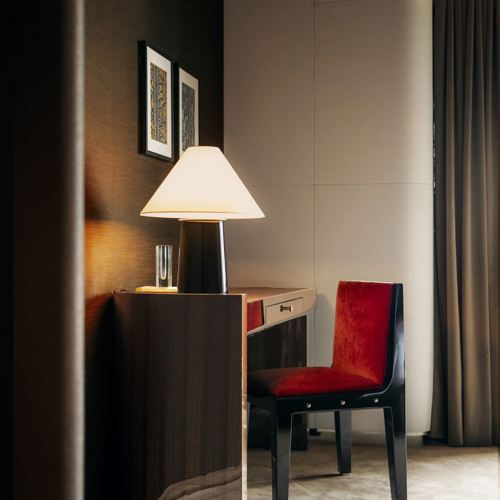 Luxury suite with desk
