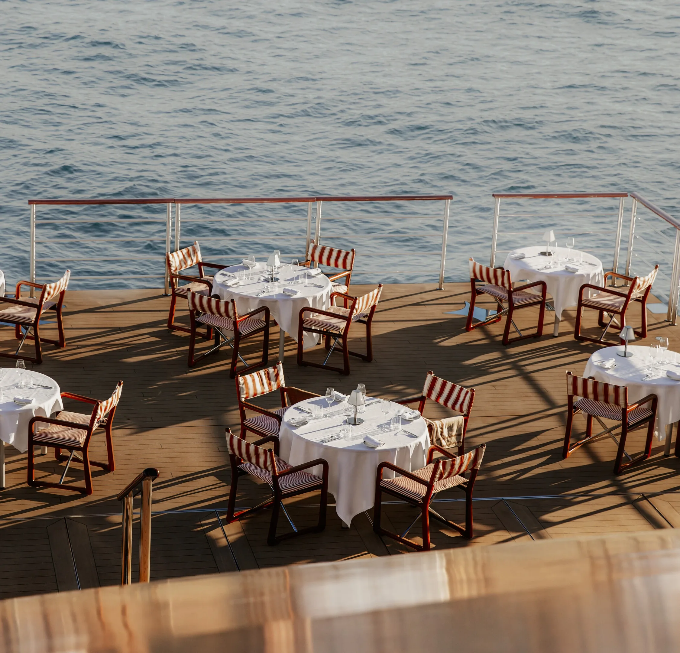 Restaurant with terrace and sea view